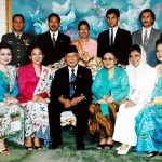 Keluarga Terkaya di Dunia: Siapa yang Menguasai Harta Global Saat Ini?