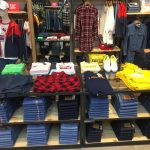 Merek Baju Terkenal: Panduan Lengkap untuk Fashion Modern